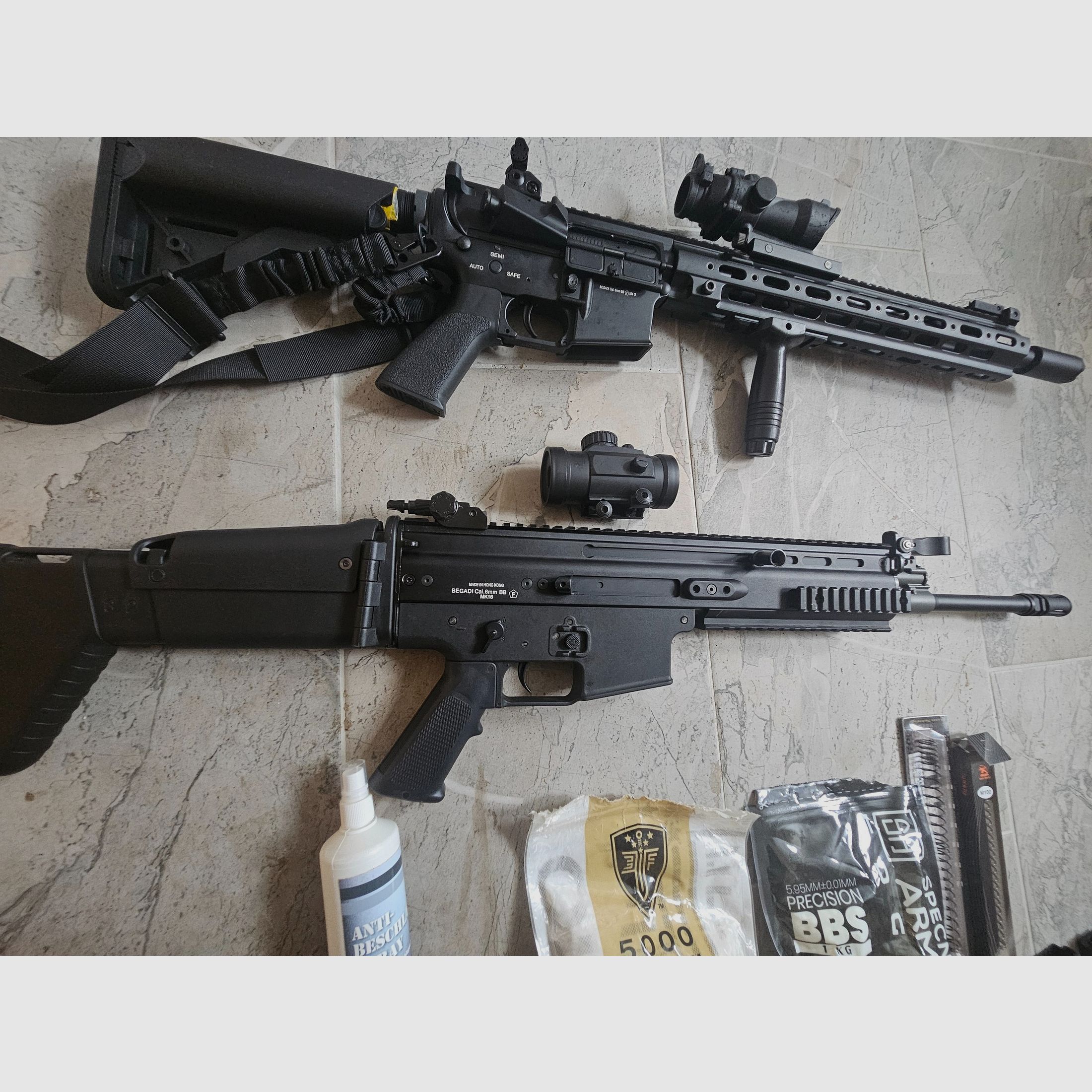 Großes Begadi S-AEG Starter-Set: MK16 (SCAR-L) & M4 M-LOK inkl. 10 Magazinen, Akkus & kompletter Flecktarn-Ausrüstung, Bild 7 von 15