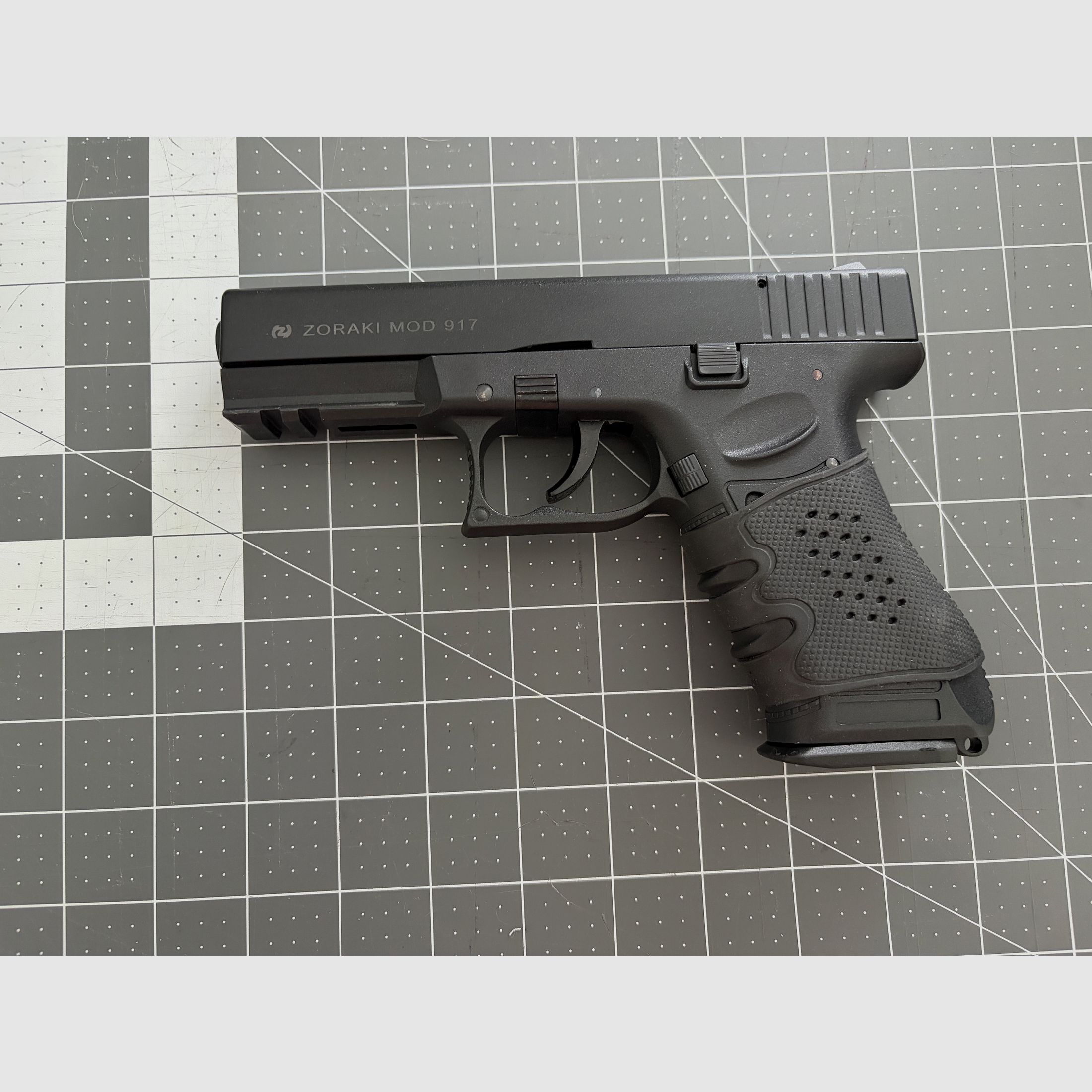 Blank pistol Zoraki 917 con molti accessori