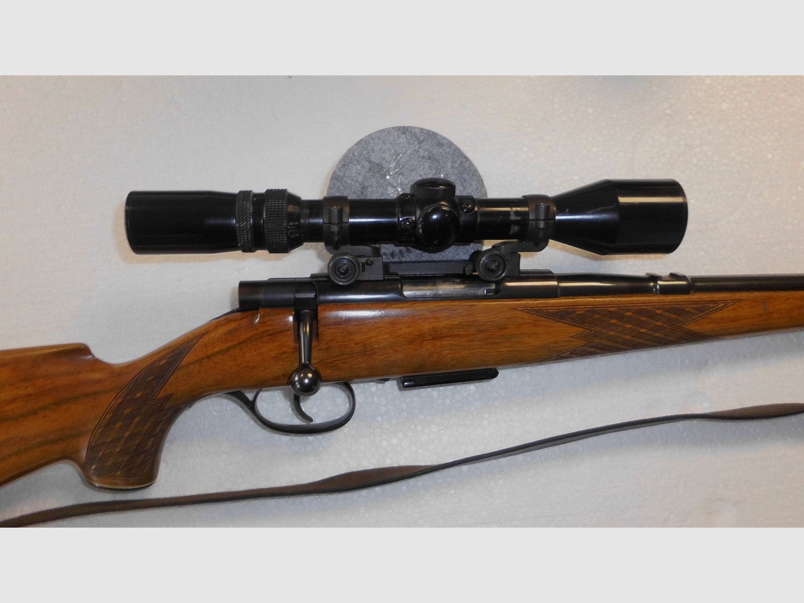 Repetierer 222 Rem Anschütz mit Zielfernrohr 3 -9 X 40 Absehen 6 mit 200 Hülsen und 100 Schuss  Munition