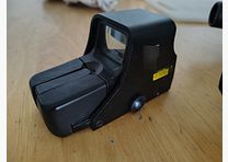 Czerwony punkt w stylu EOTech / klon Holosight – idealny do Airsoftu – stan jak nowy
