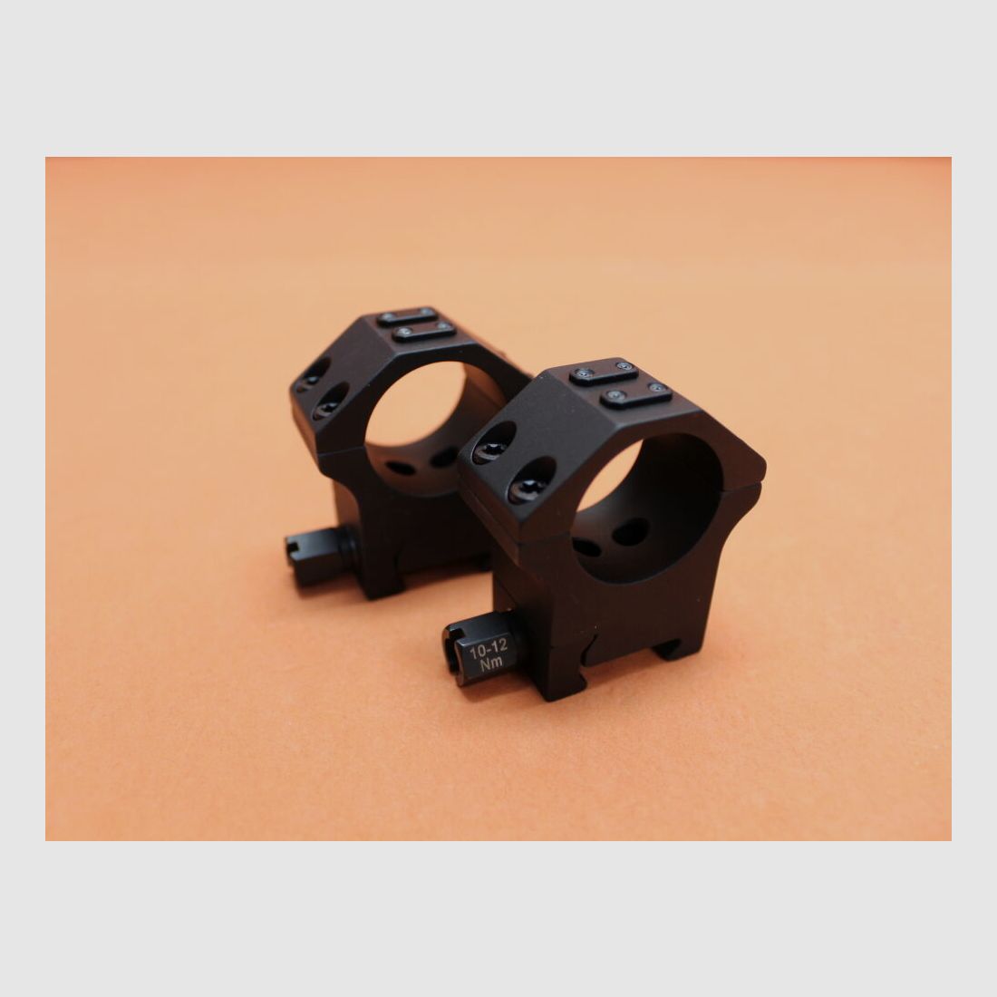 Anelli di montaggio Recknagel Era-Tac 30mm (T5003-0017) con dado, alluminio nero, BH=17mm per profilo Picatinny