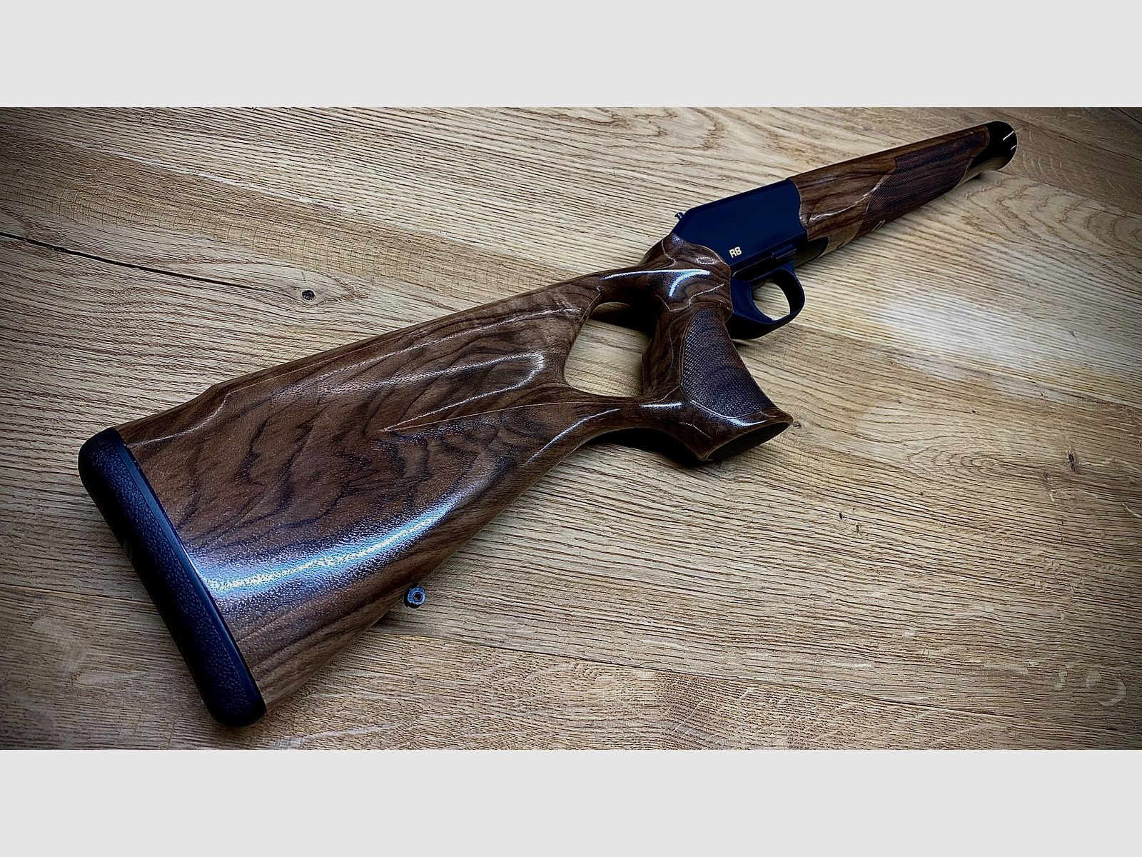 Blaser R8 Success Schäftung / Holzklasse 4 / R8 Logo in Gelb / top Holz absolute Gelegenheit