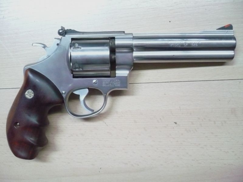 1 Revolver Smith & Wesson Mod. 627 Mod. of 1989, Kal. .357Mag