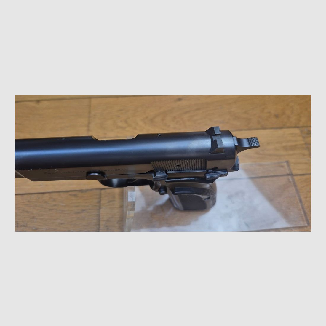 Very nice GP35 pistol – A reference in itself – Caliber 9×19 Para – FN Herstal – 100% bluing – Impeccable mechanics – Very nice barrel – Two magazines – Weapon in almost new condition – TBE+++, image 14 of 22