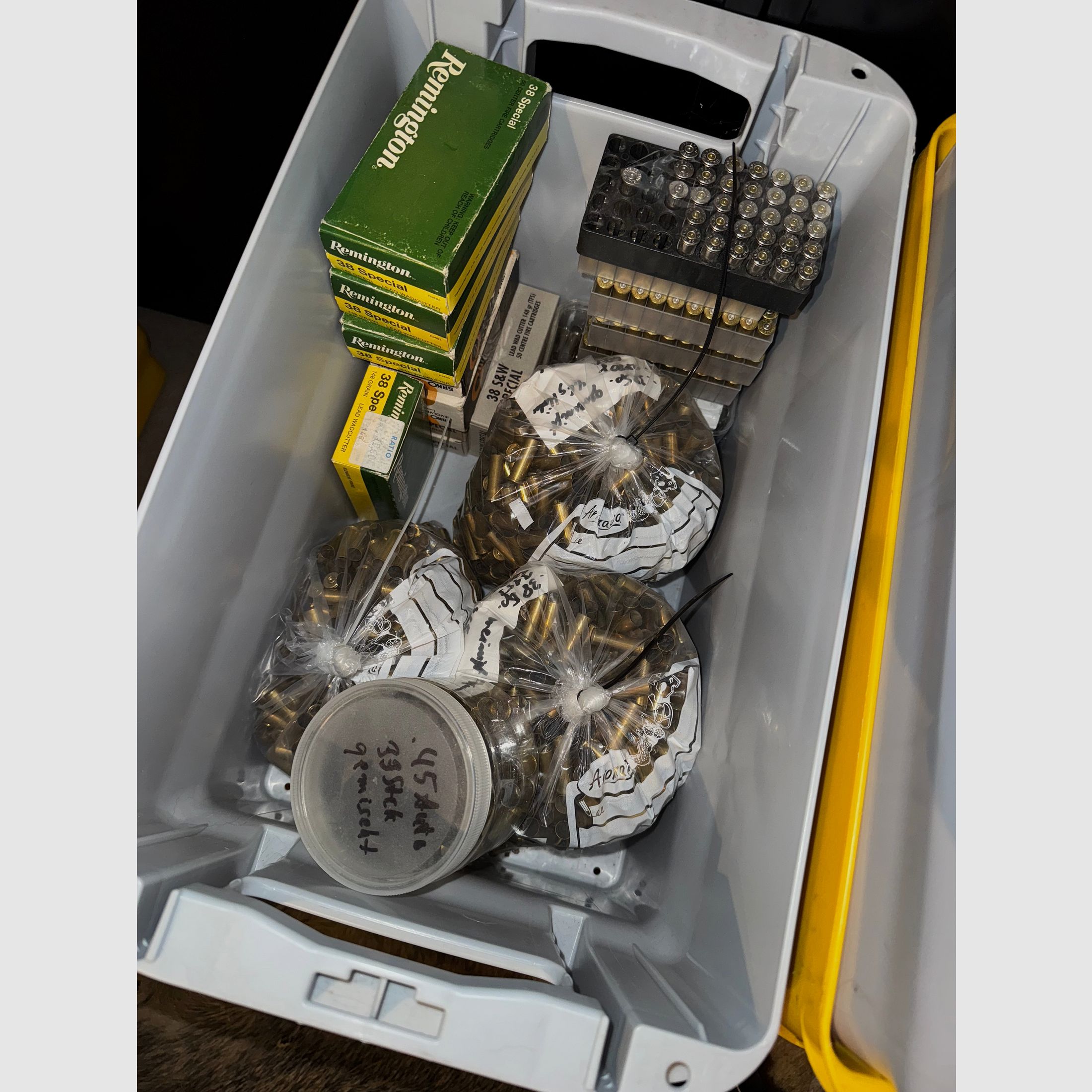 Herladen, herlaadapparatuur, accessoires, matrijs, projectielen, hulzen, weegschalen, persen - ontbinding