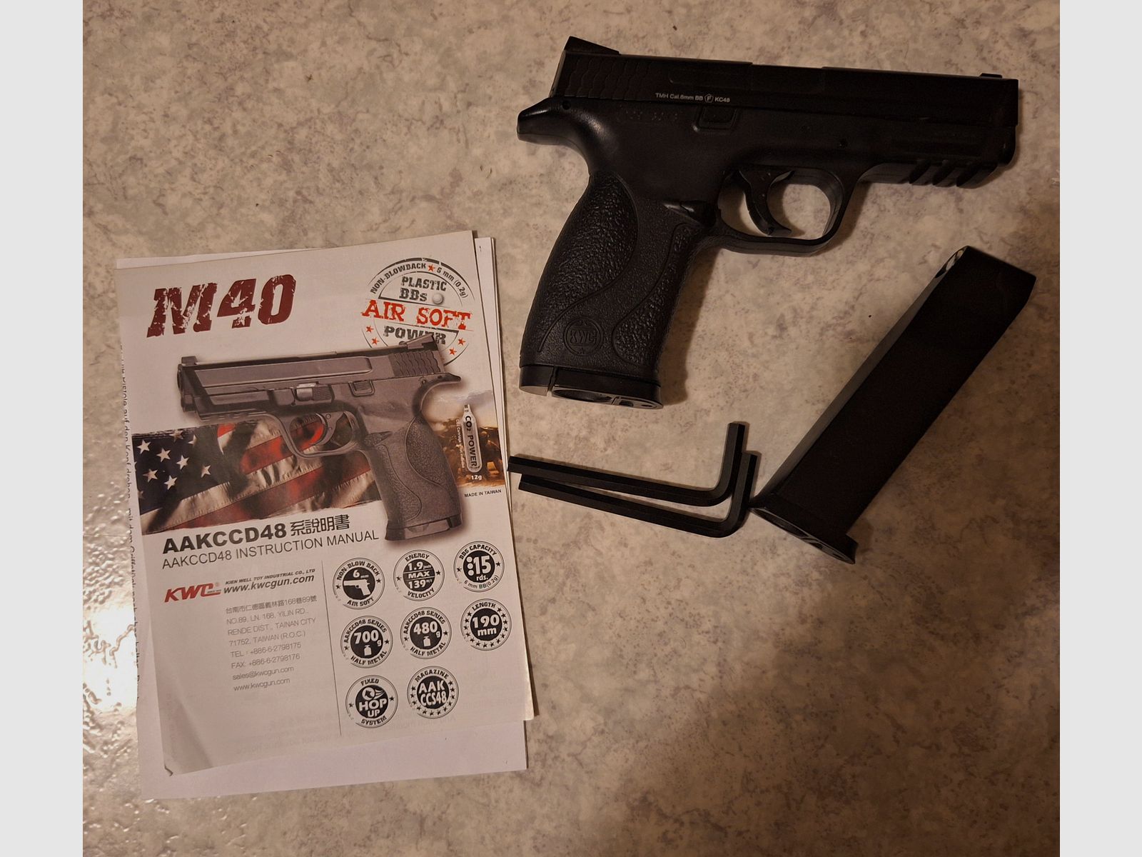 5x airsoft pistols NBB with case