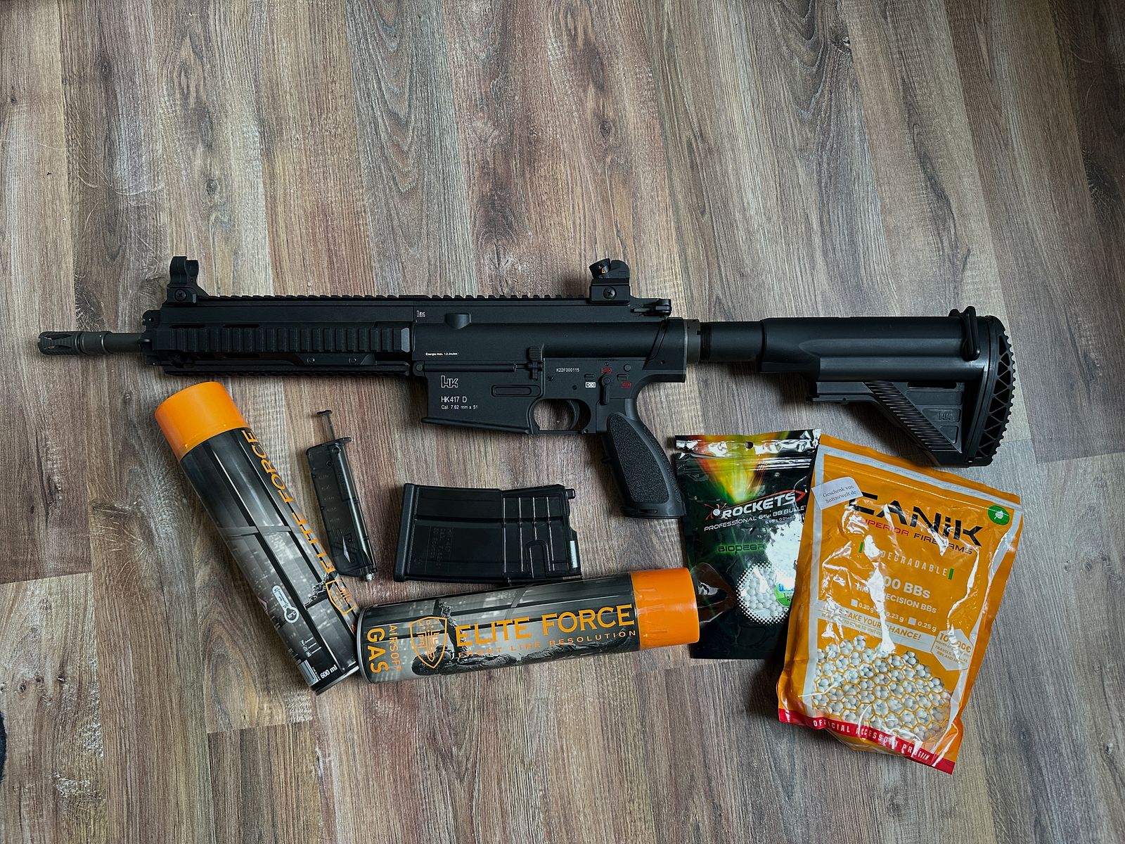 VFC HK417D GBB con aproximadamente 3900 BBs y gas de Airsoft