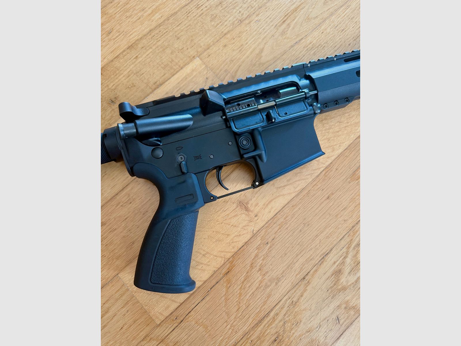 AR-15 di LuxDefTec: LDT15 in 14,5", condizioni top, ottimo rapporto qualità-prezzo, immagine 4 di 6