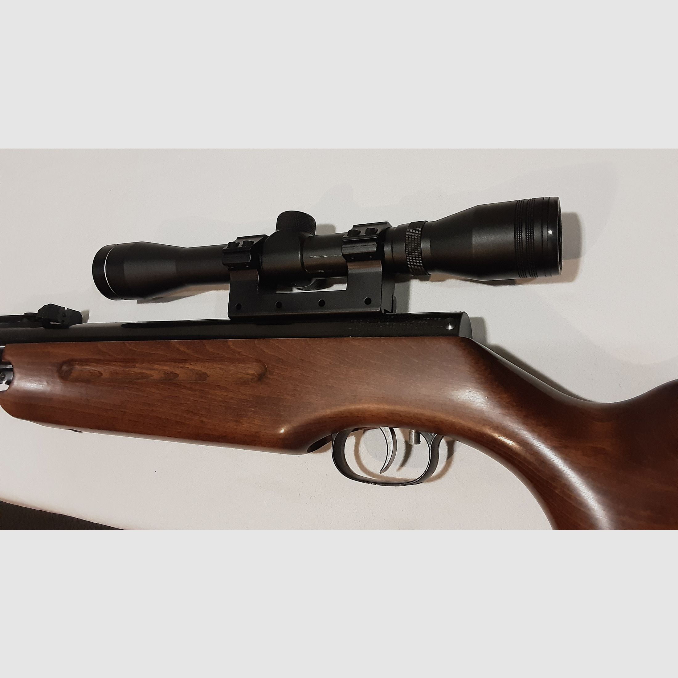Rifle de aire Weihrauch HW35 de gran potencia y precisión para caza/deporte