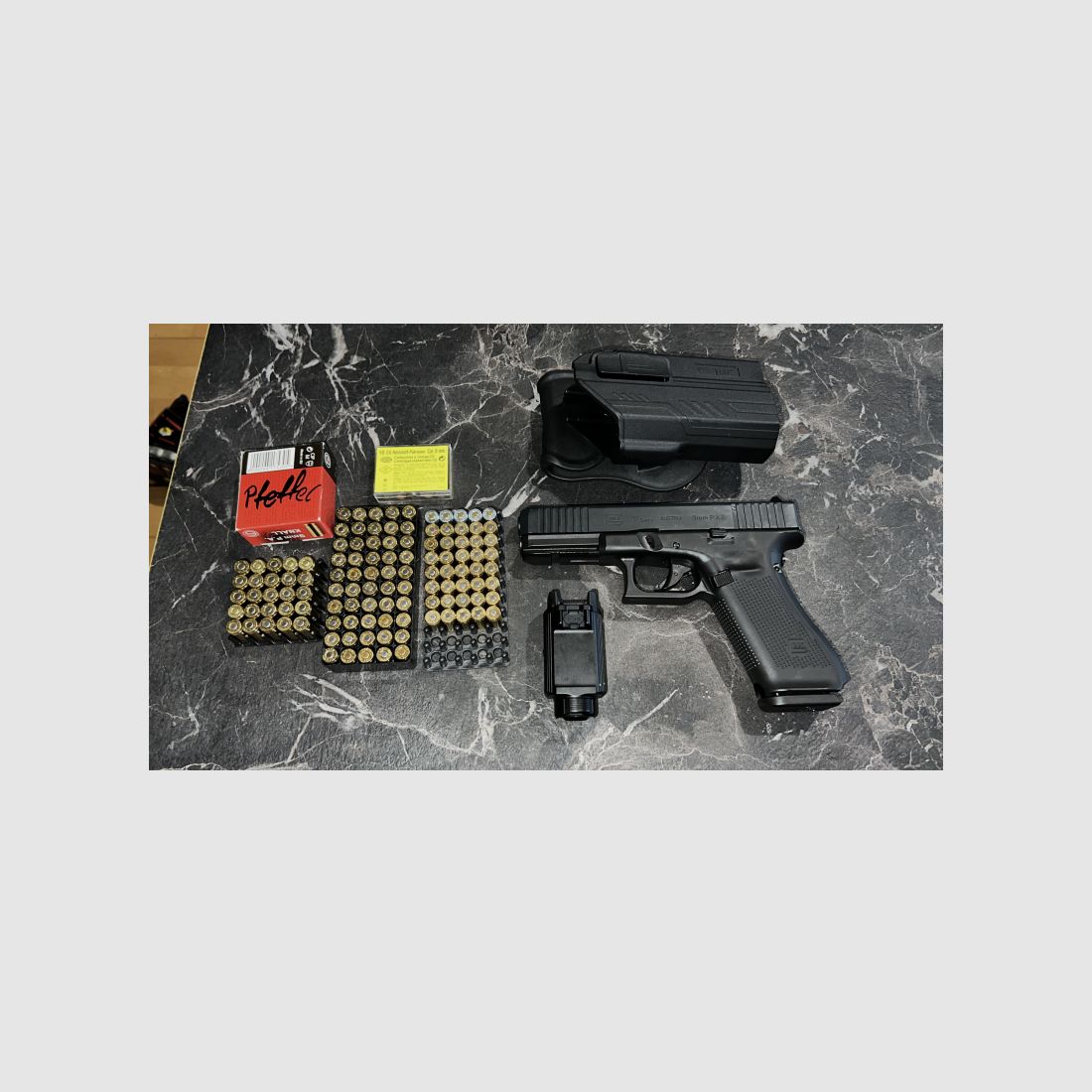 Glock 17 9mm PAK Umarex /Holster/Licht