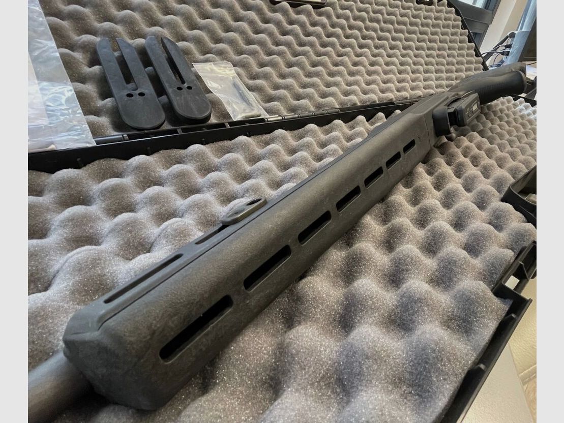 Daniel Defense Delta 5, image 8 of 10
