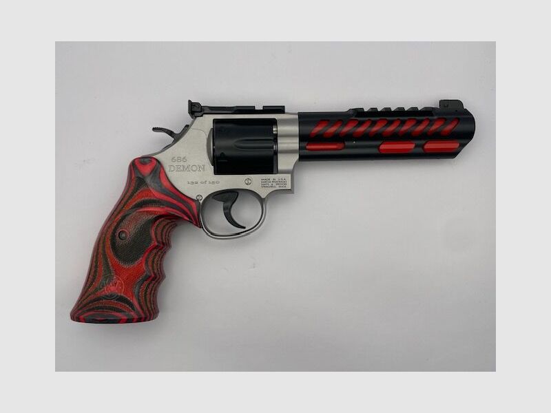 Smith & Wesson S&W 686 Demon Limited Edition (139 of 150)