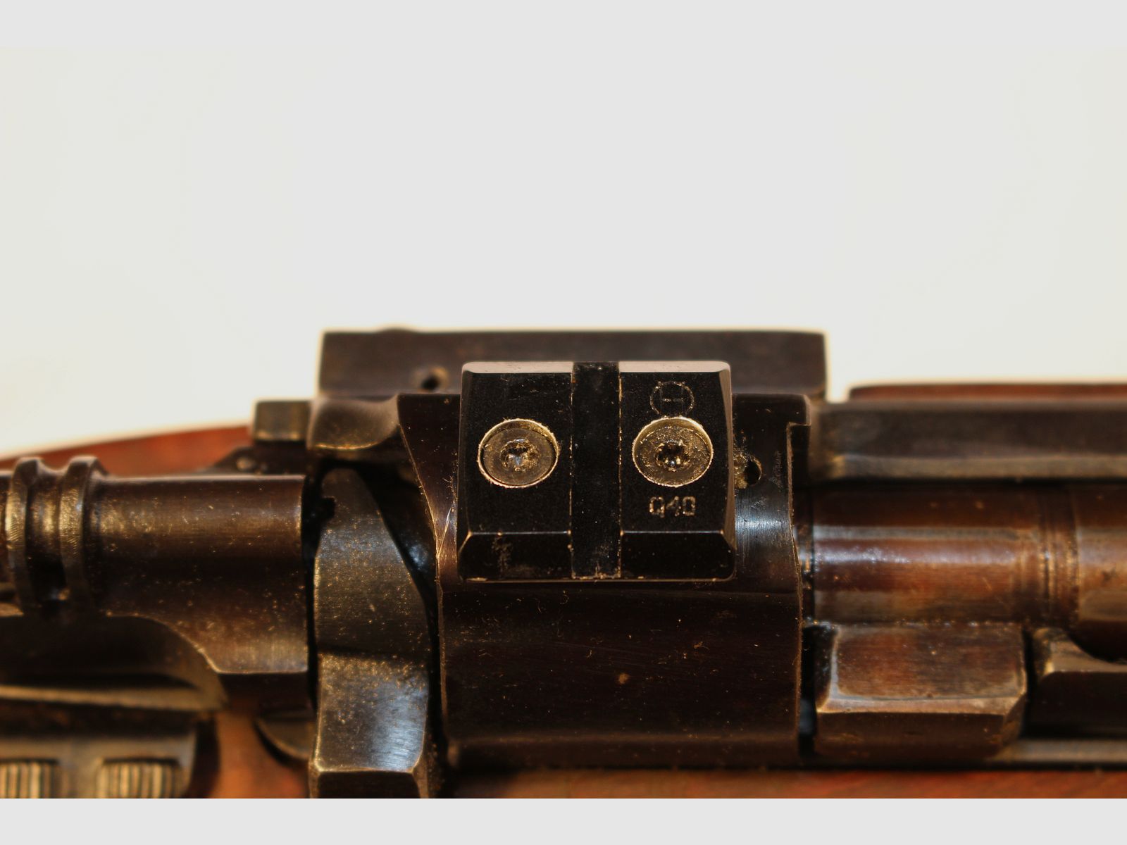 Bolt-action rifle in caliber 7x64.