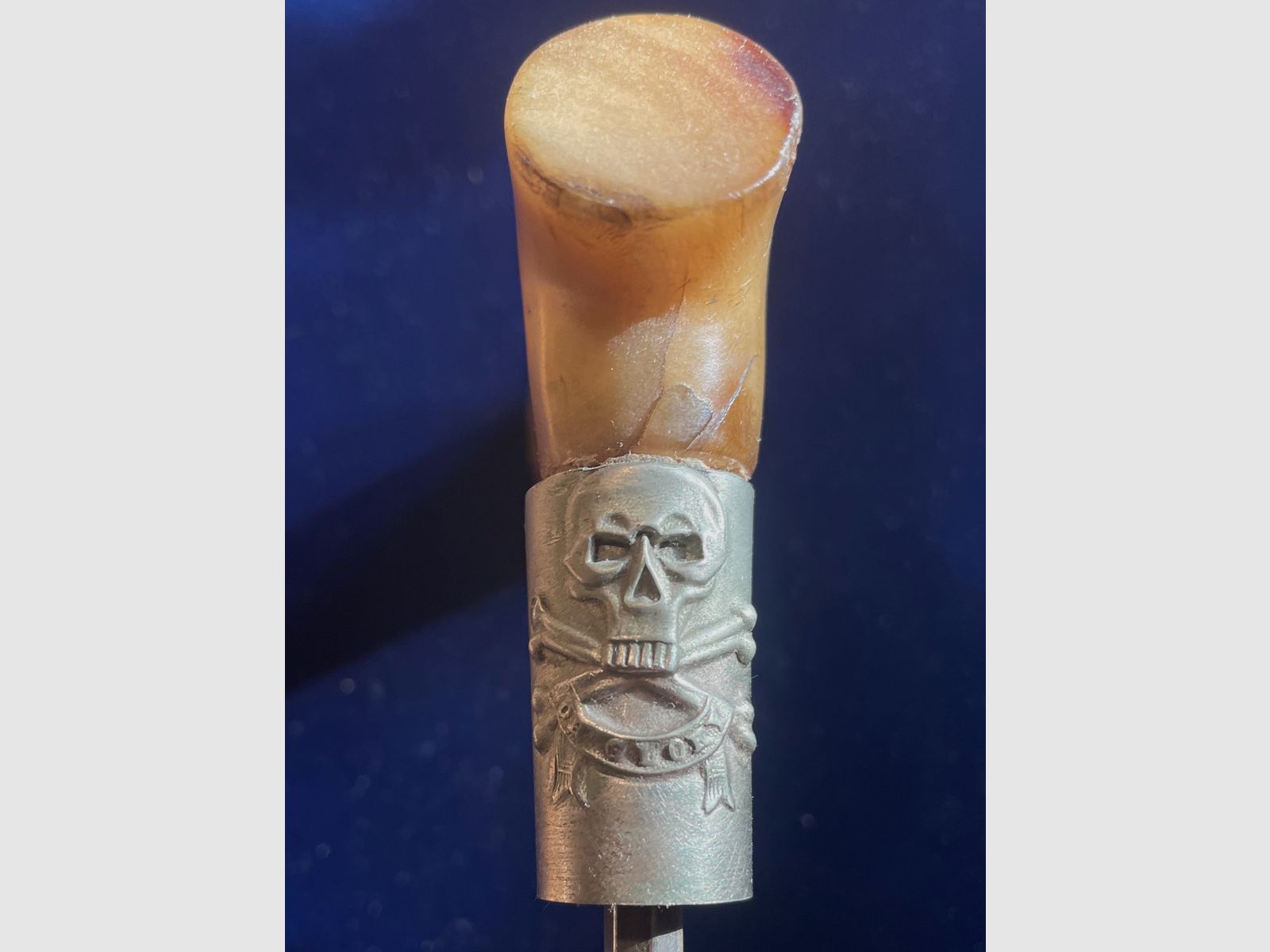 DEAD OR GLORY - Walking stick with contents - antique around 1880