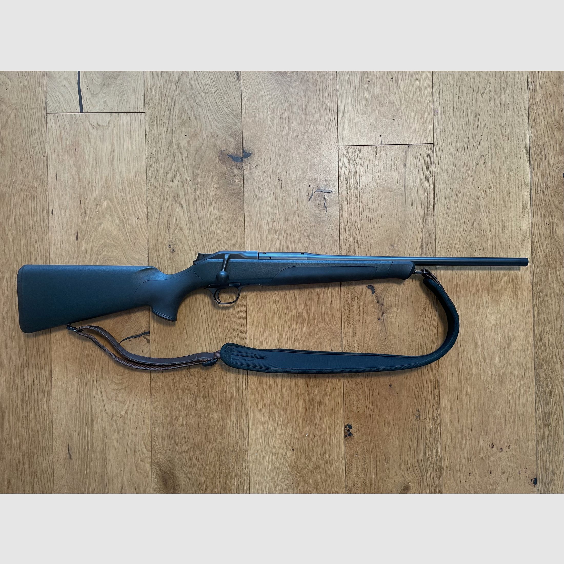 Blaser R8 Professional Kal. 30-06 SPRG / Svemko Schalldämpfer Titan / Blaser Riemen / 100 Schuss