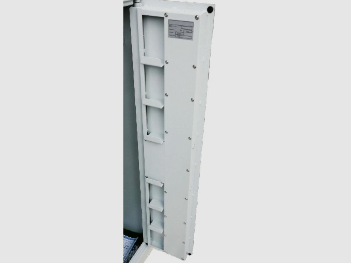 Gun cabinet HUNTER Habicht (1700x440x380) max. 9 LW
