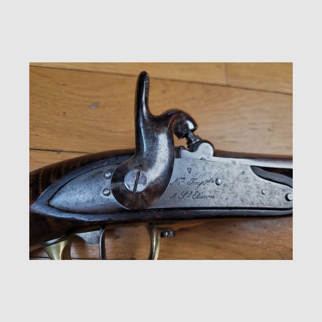 Sehr schöner französischer Pistol Modell 1822 TBIS – neu gebaut unter dem Zweiten Kaiserreich – M.I St Étienne – April 1855 – Mono-Nummer – Seltenheitszustand für ein sehr schönes Exemplar – TBE+, Bild 4 von 25