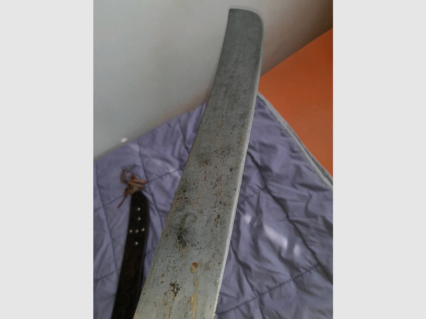SCHEUNENFUND, eine über 40 Jahre alte MACHETE mit Hersteller Gravur 