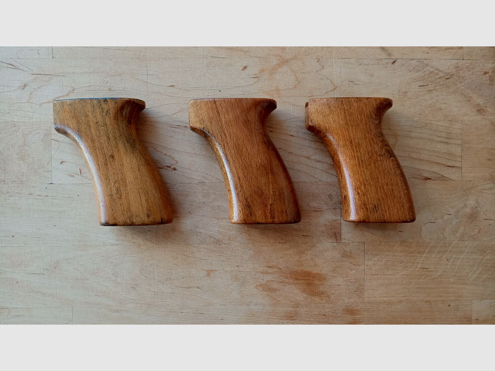 Original frühe Samopal VZ.58 Holz Griffe / Pistolengriffe auch geeignet für CSA Sporter