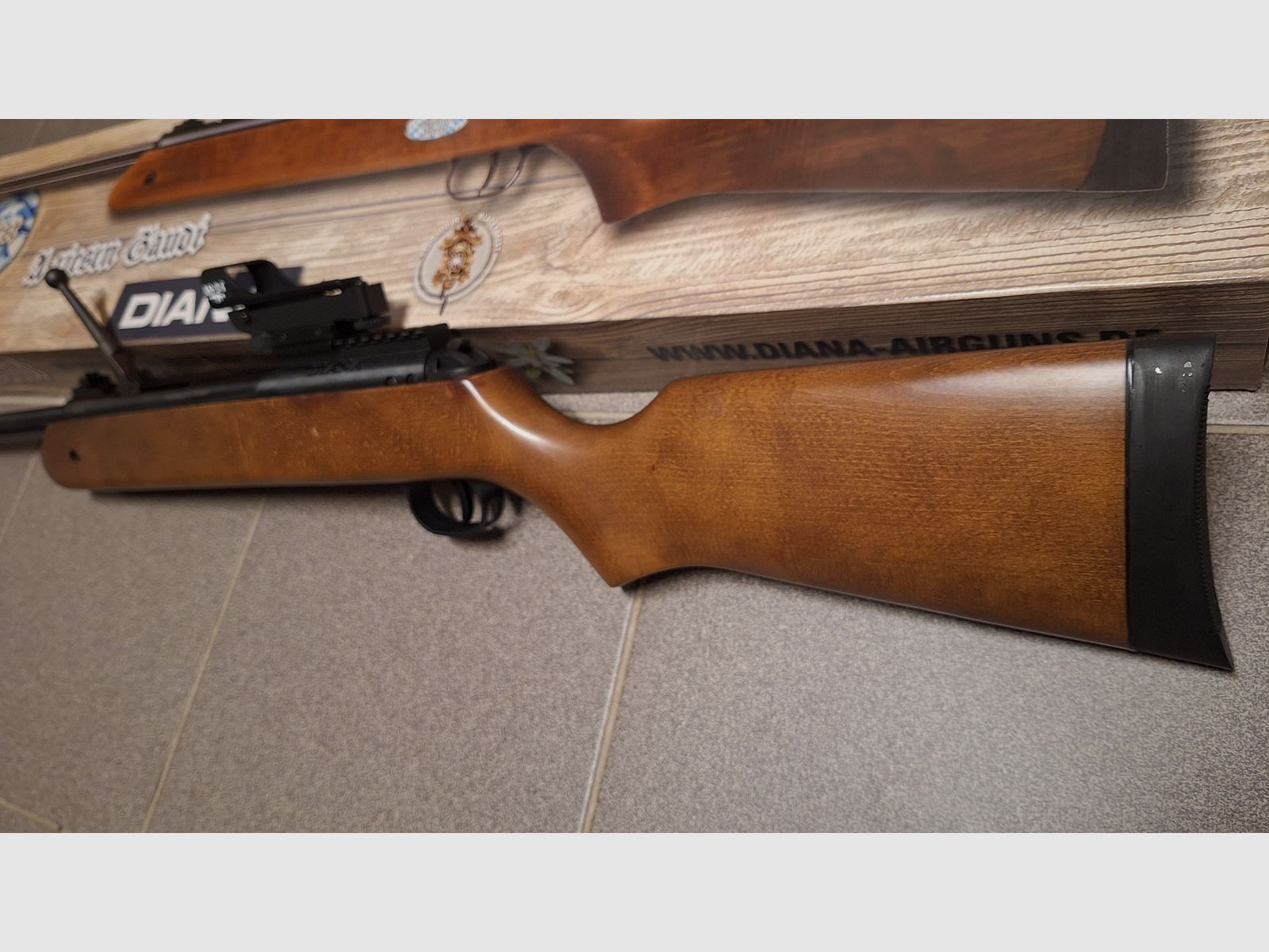 Diana Oktoberfestgewehr mit Reddot !