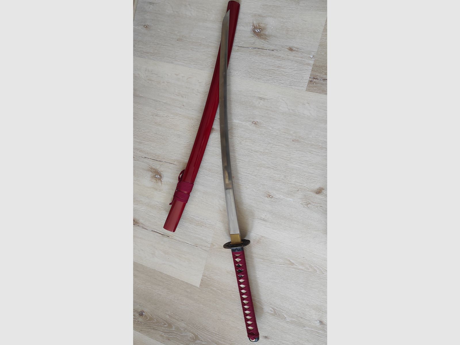 Katana, Samuraischwert rot mit Stoffbeutel geschliffene Klinge