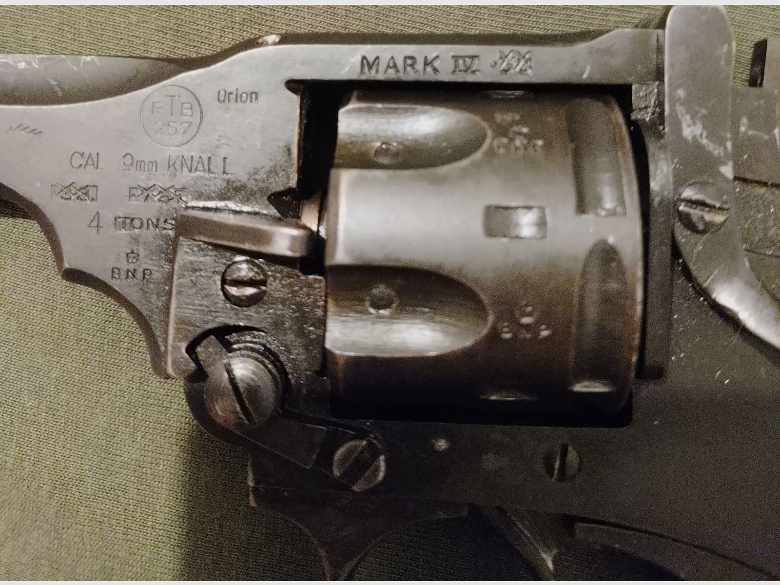 Original Webley Mark IV Revolver umgebaut auf 9mm Knall mit PTB und somit frei zu verkaufen ab 18 Jahre