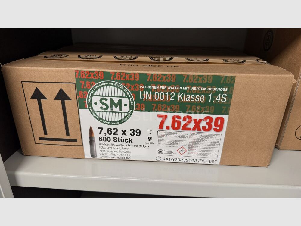 Cartucce 7,62 x 39 Surplus - SM 600 colpi - Paese di origine Bulgaria, involucro in acciaio verniciato Berdan, proiettile 8,0 gr. nucleo morbido, confezionato in 75/600 cartucce in UN BOX con CIP