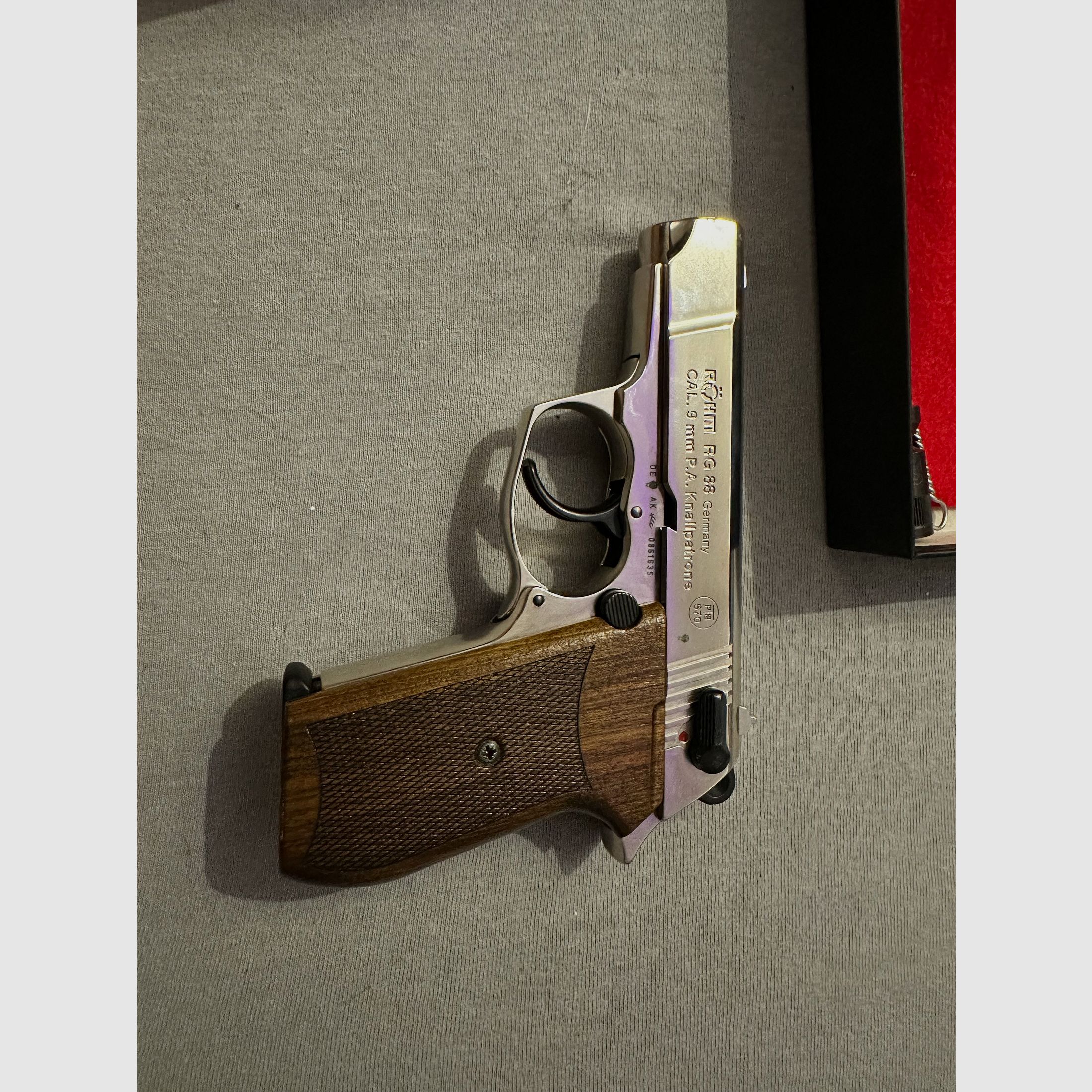 Röhm RG 88 – 9 mm P.A.K. – Nickel/Holz – PTB 670 – hervorragender Zustand