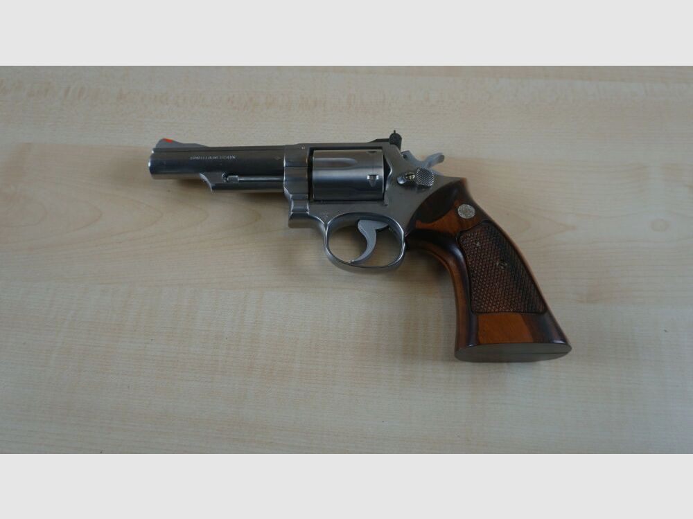 Smith & Wesson 66-4