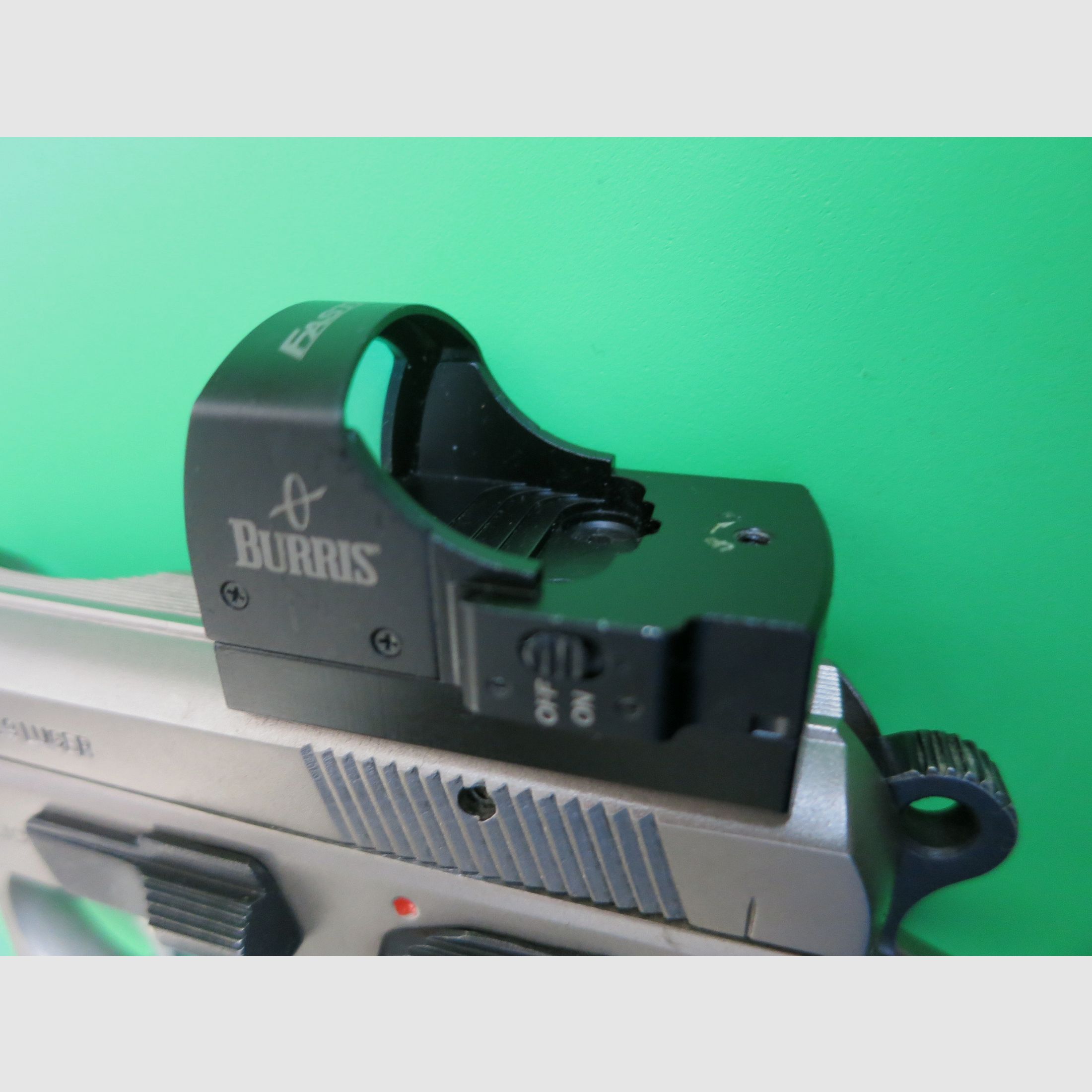 Brünner CZ75 B stainless or ČZ 75 (Česká zbrojovka), semi-automatic pistol, cal. 9×19 + Burris Fastfire #90