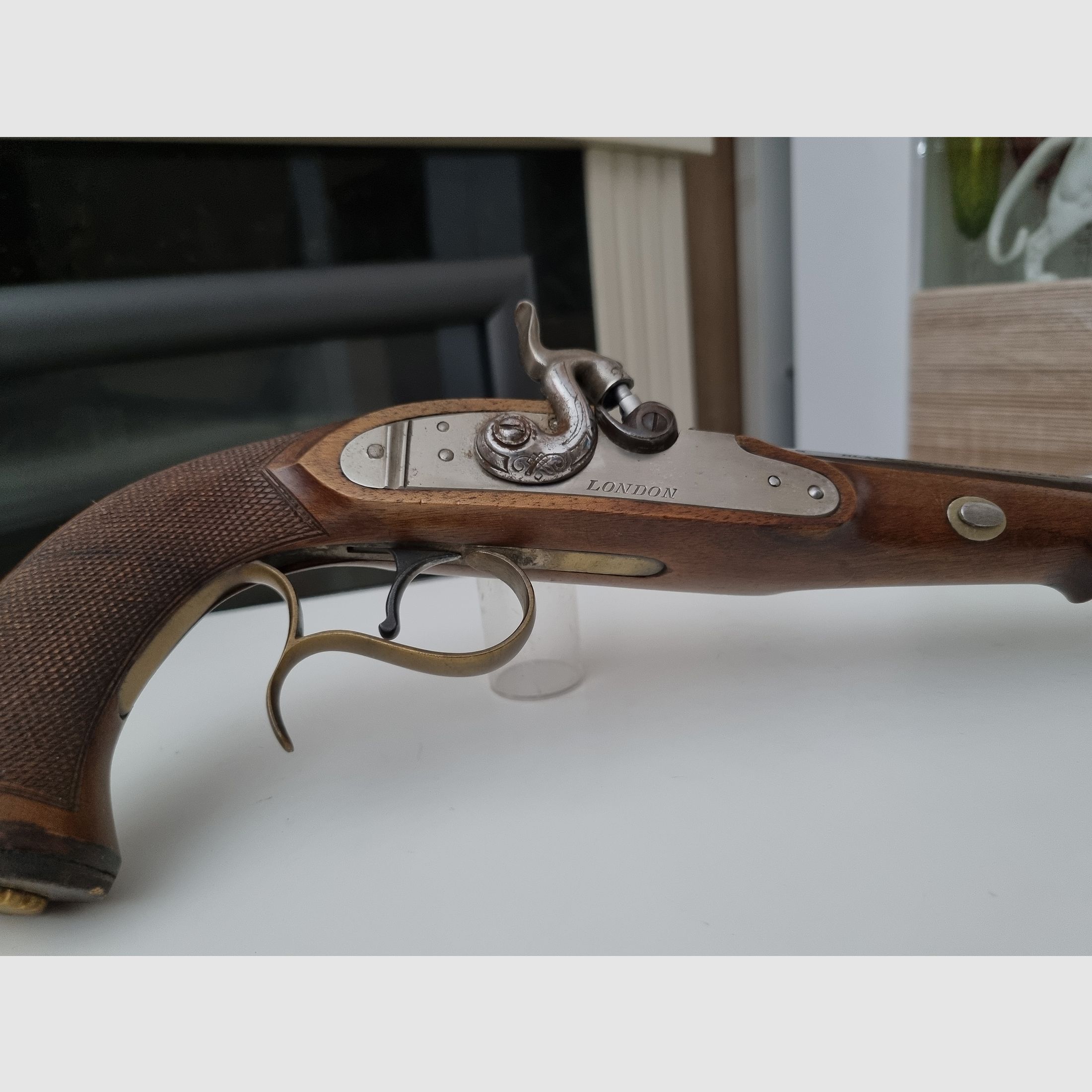 Front-loading percussion pistol model W. Parker of London caliber: .45