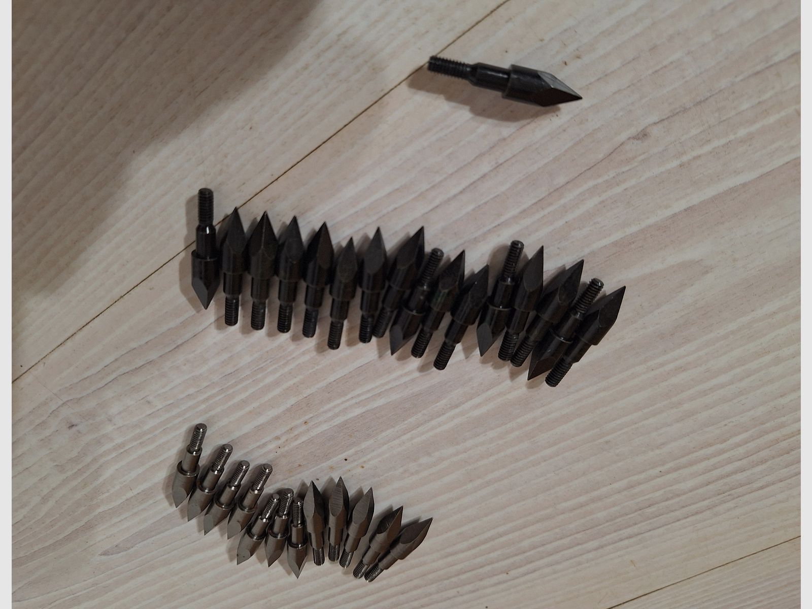 Pfeilspitzen für Armbrust mit Gewinde