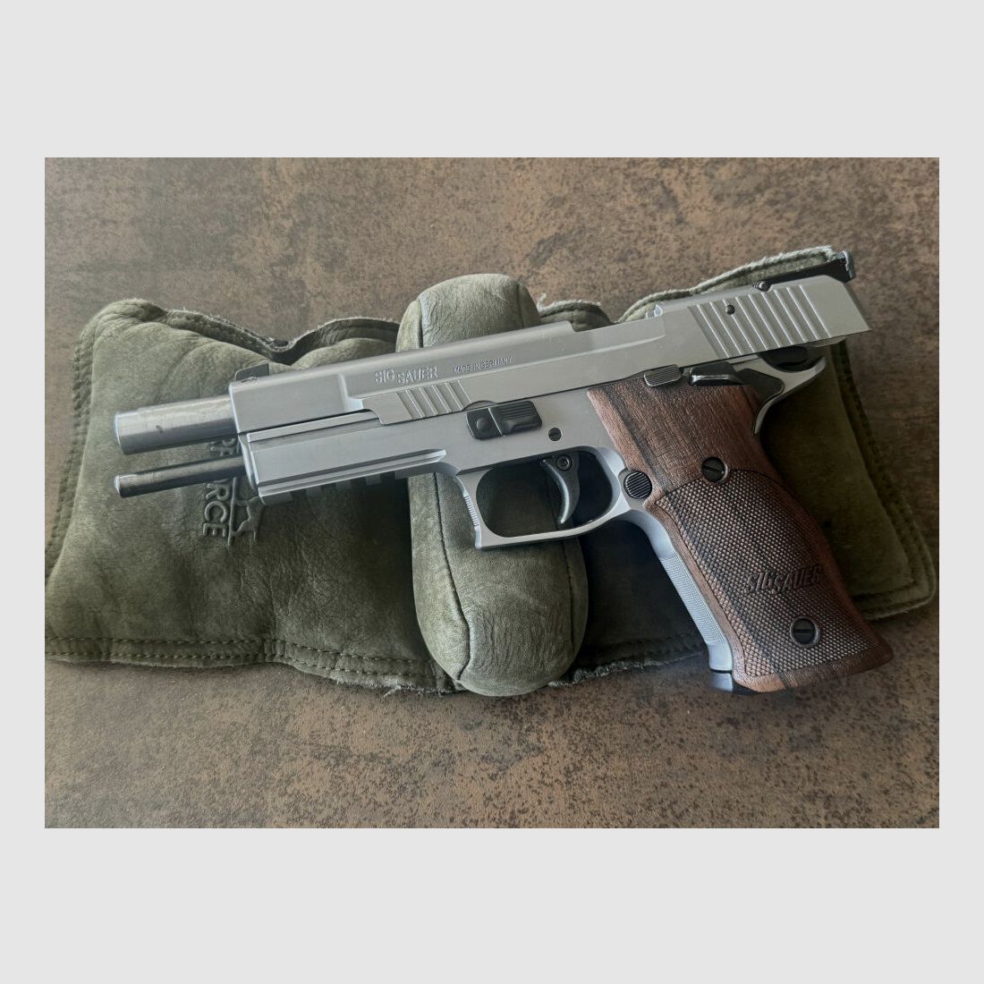 SIG Sauer P220 X-SIX .45Auto
