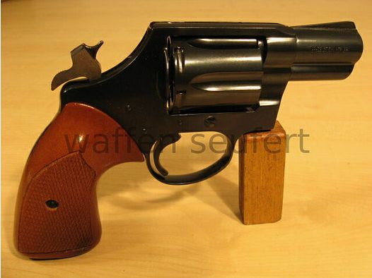 Colt Detective 2 Zoll Lauf mit großen Holzgriffschalen