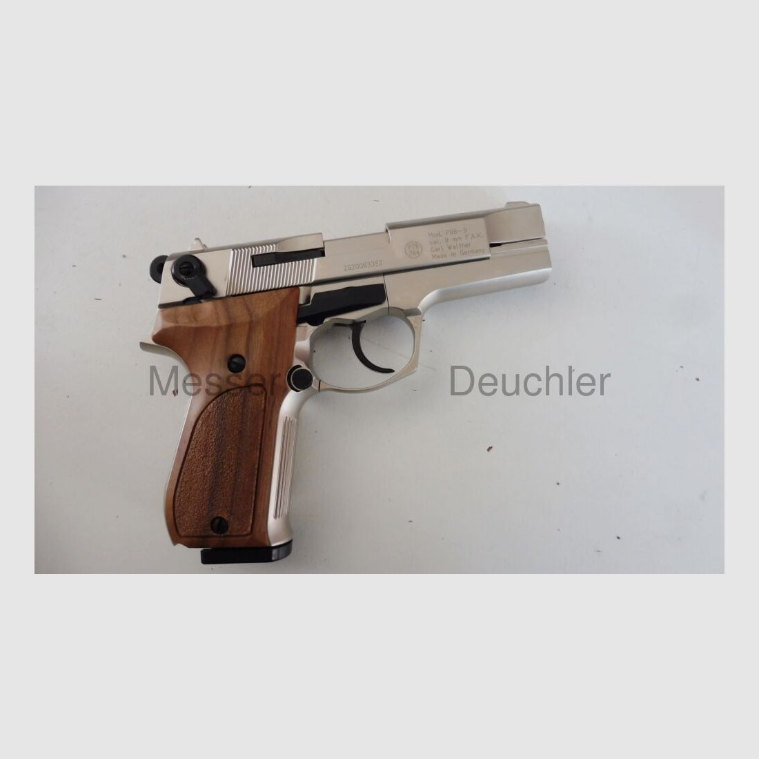 Walther P88 vernickelt/Holzgriffschalen