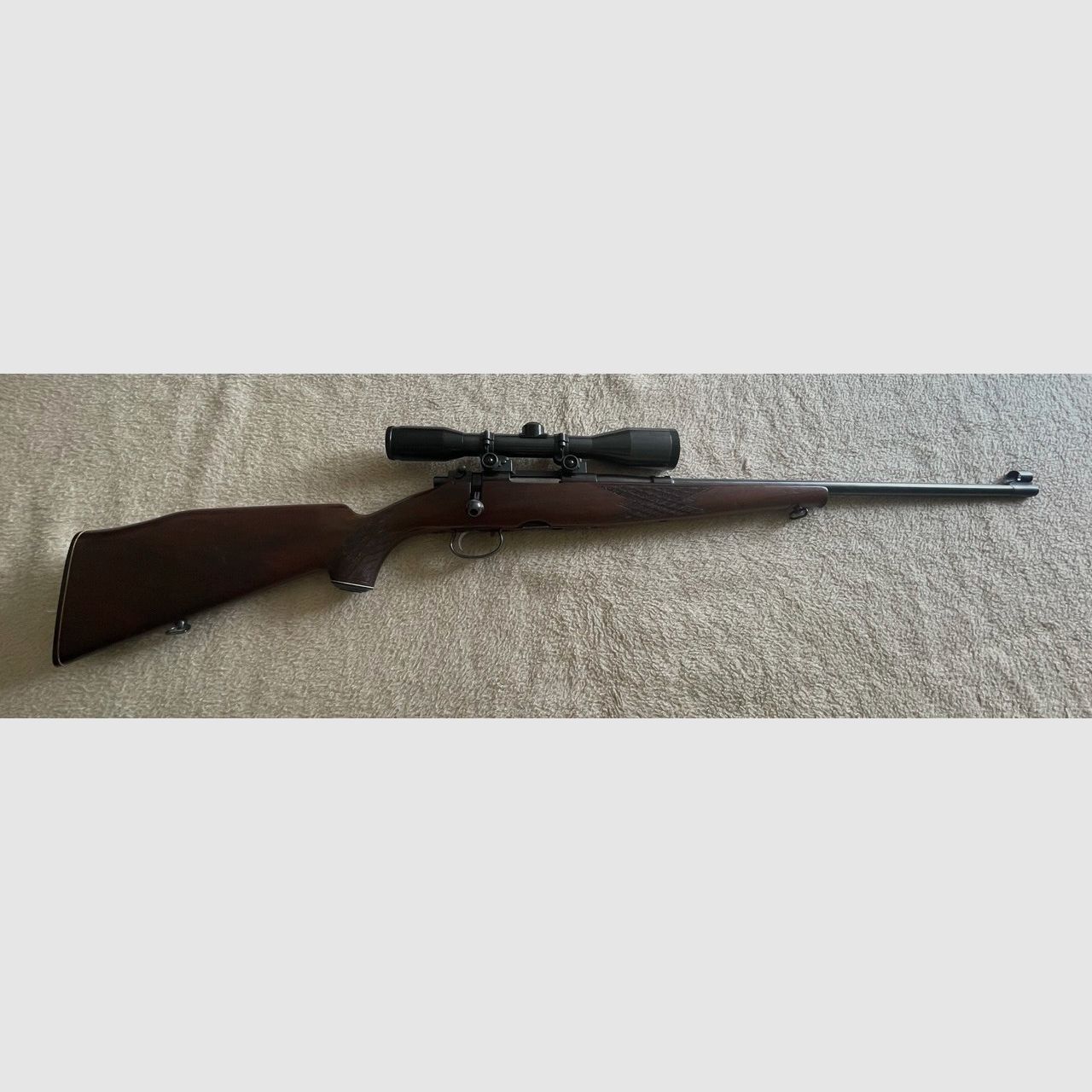Sako L461 Anschütz in .222 Rem mit Hensoldt Diasta 6x42