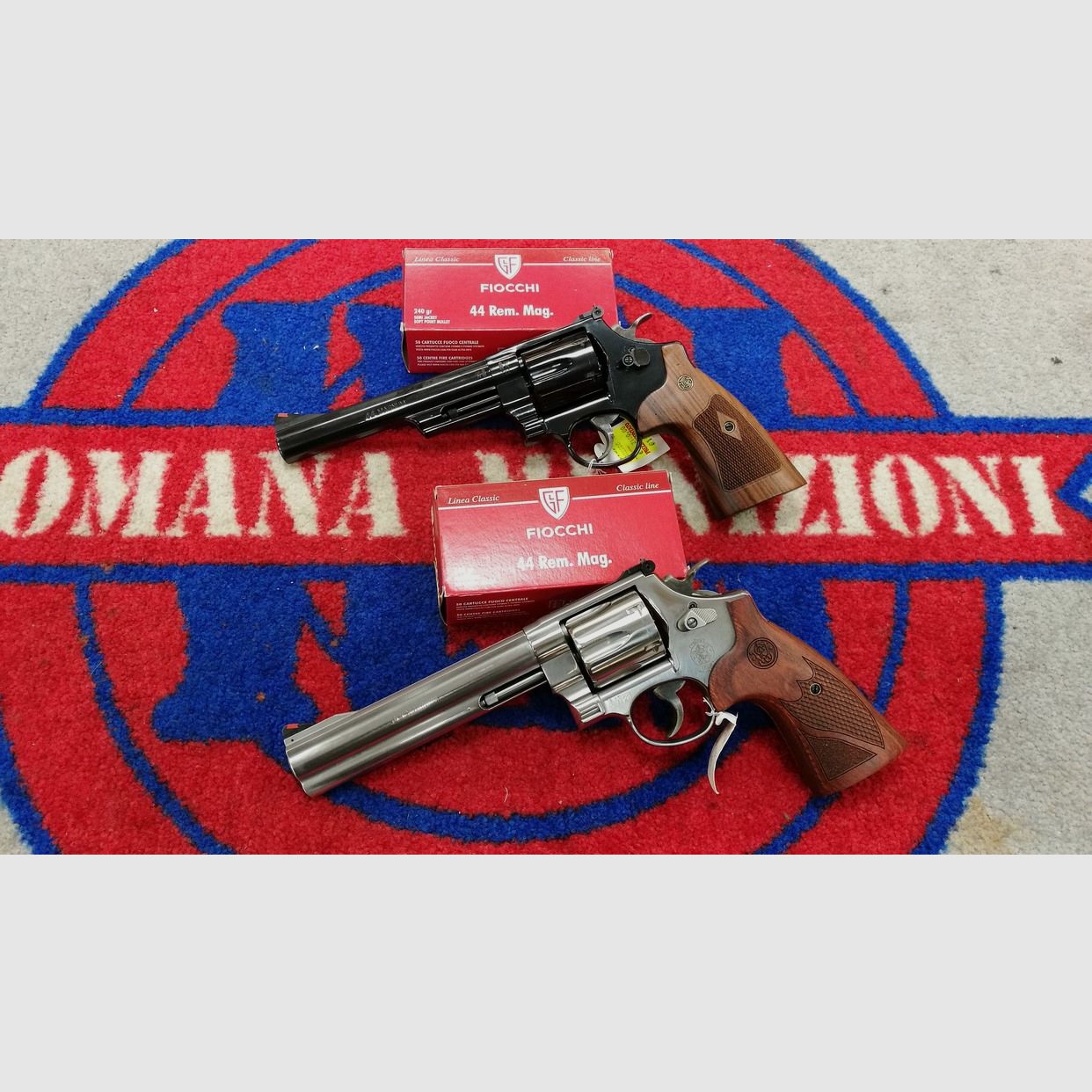 Smith & Wesson mod 629 Classic en Mod 29 kal. 44 Magnum, afbeelding 1 van 6