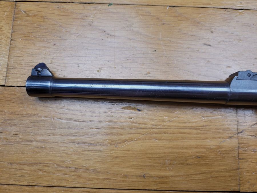 Wunderschöner Artillerie Luger P08/14 – Waffe von 1916 – Lauf von 8 Zoll – Herstellung DWM – vollständig monomatrikuliert (außer das Magazin, das aus der Zeit stammt) – Kaliber 9×19 – verstellbare Visierung des ersten Typs – sehr schöne Griffschalen – sehr sorgfältige Brünierung – TBE++, Bild 6 von 22