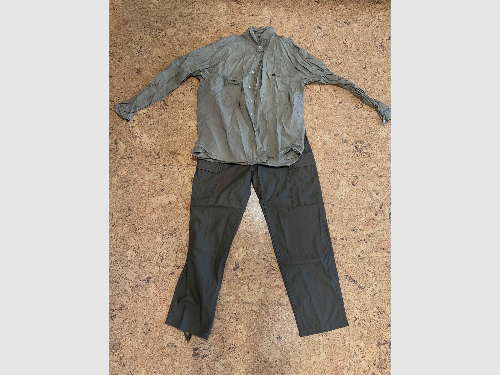 Airsoft-Ausrüstung zu verkaufen – Komplettes Set für Anfänger mit Zubehör in British Army Optik / DPM / Rebellen Outfit