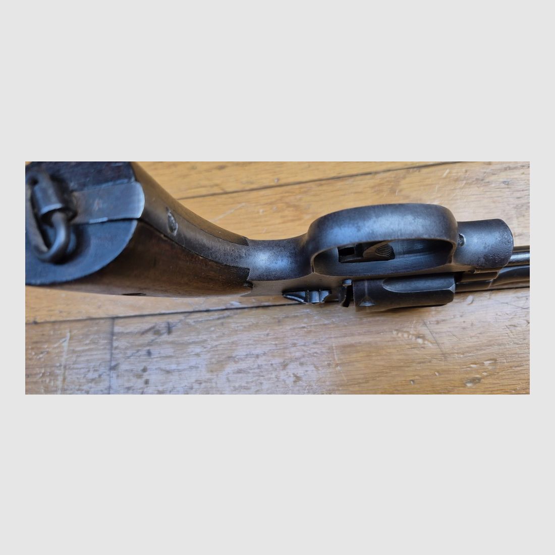 Sehr schöner Revolver Smith & Wesson « Victory » – Der Handabzug 1899 und das zukünftige Modell 10 aus dem Zweiten Weltkrieg – Kal. 38 SW / 38-200 – Ausgezeichnete Mechanik – Schöner ästhetischer Zustand – Schöner Lauf – Persönliche Waffe eines französischen Kommandos « Jedburgh » der Force 156 des britischen SOE in Indochina – Sehr seltene lokale Tasche – Waffe aus Anfang Januar 1944 mit Geschichte – TBE, Bild 10 von 31