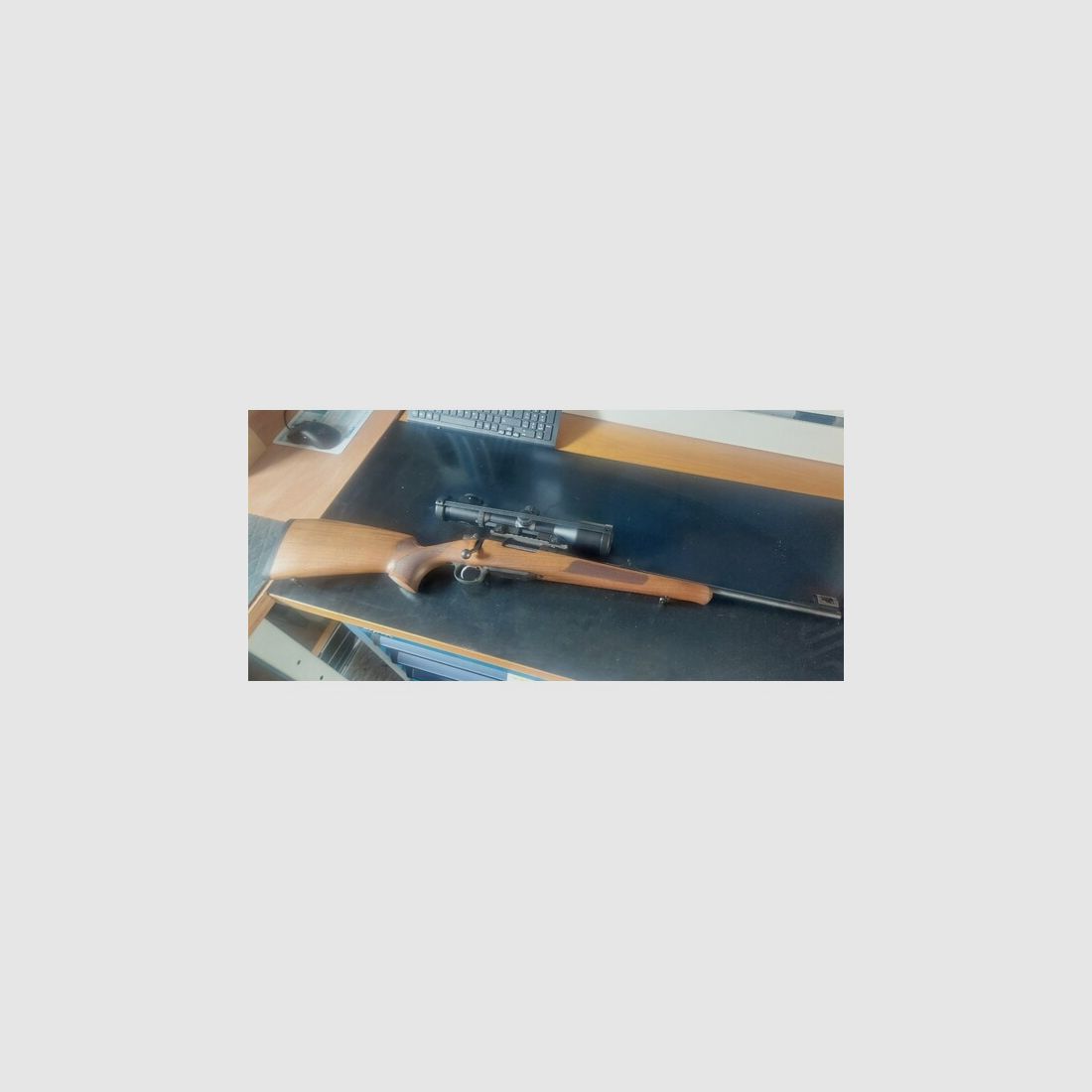 Cz 557 Lux