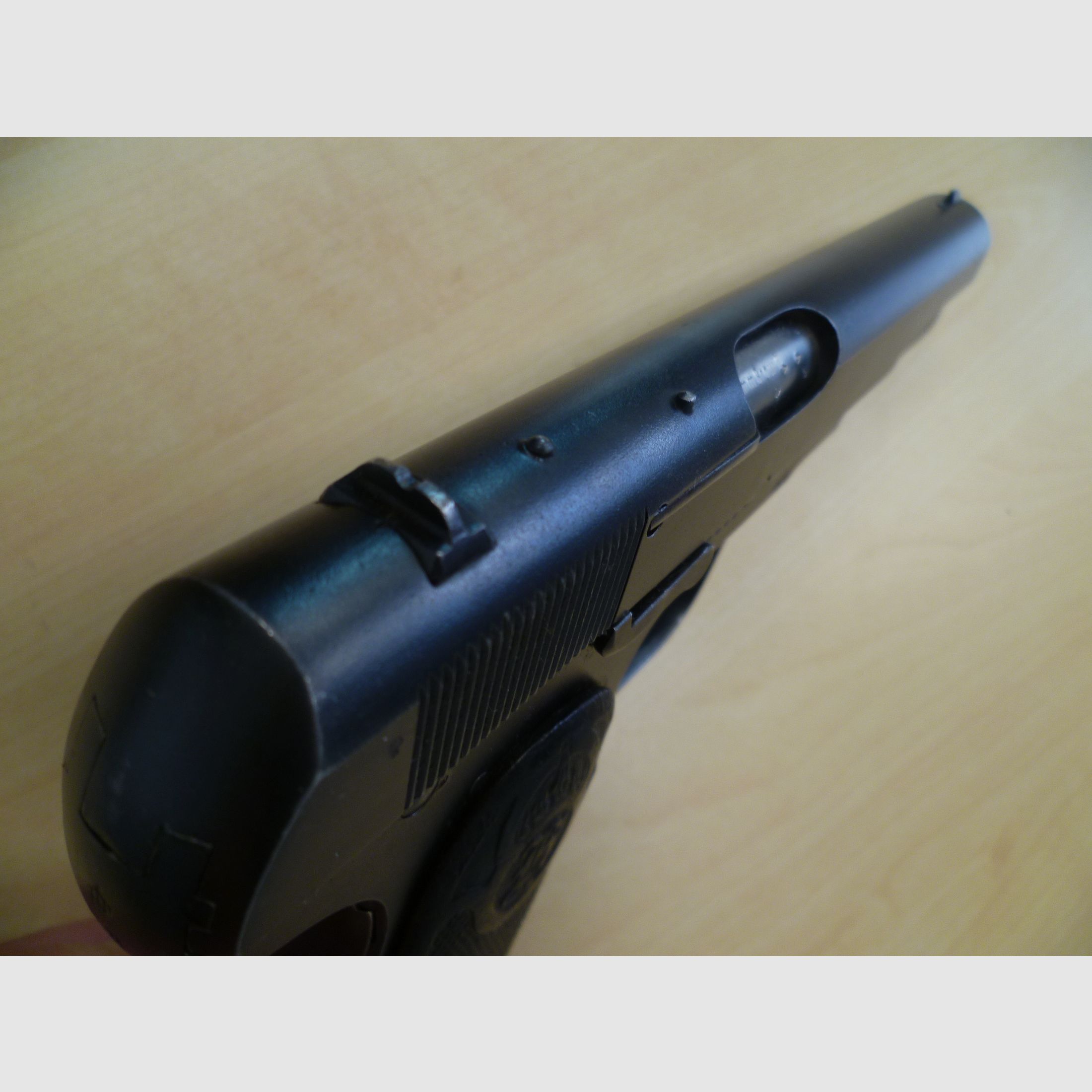 Pistole Husqvarna M 07  -  9mm Browning Long