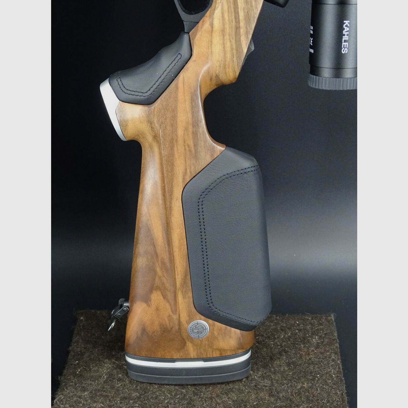 Steyr Monobloc Armad calibre .270 Win Kahles Helia Monobloc Armad "Panzerstahl Edition"