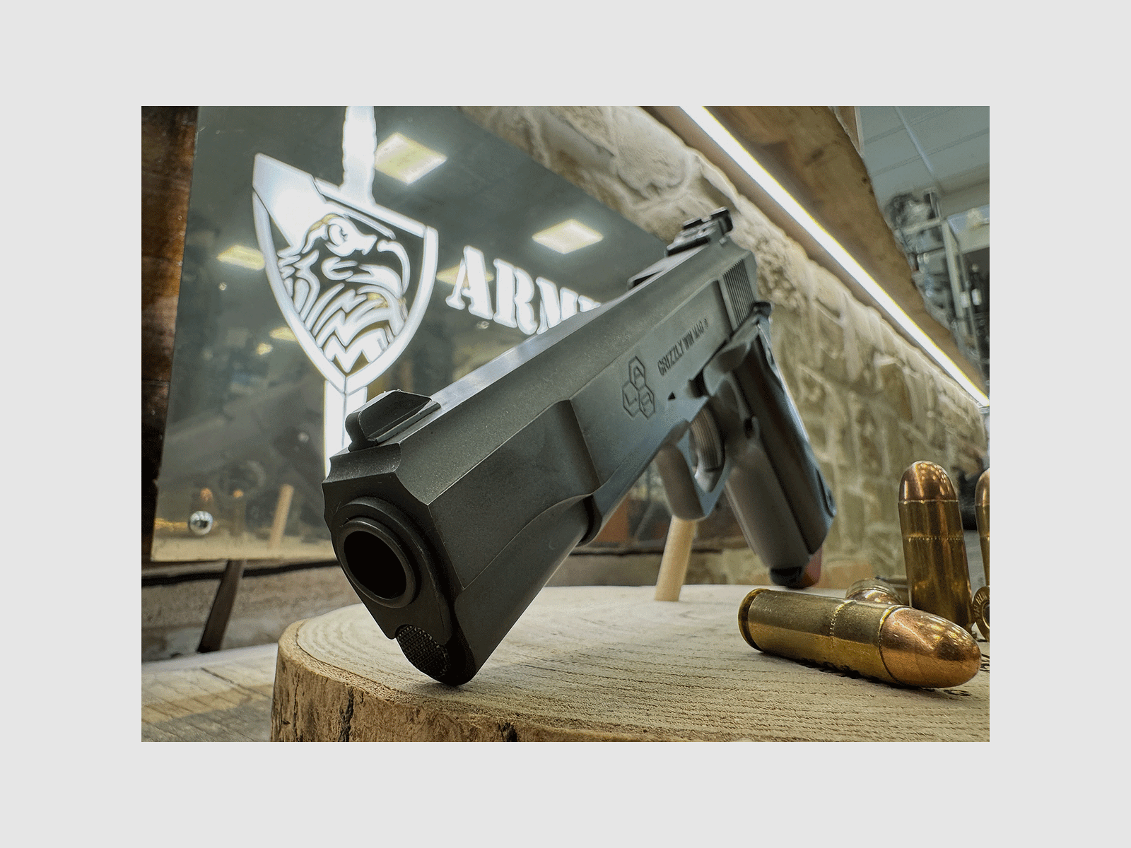 UTILISÉ – PISTOLE – LAR GRIZZLY MARK I cal. 45 Win. Mag., image 2 sur 7