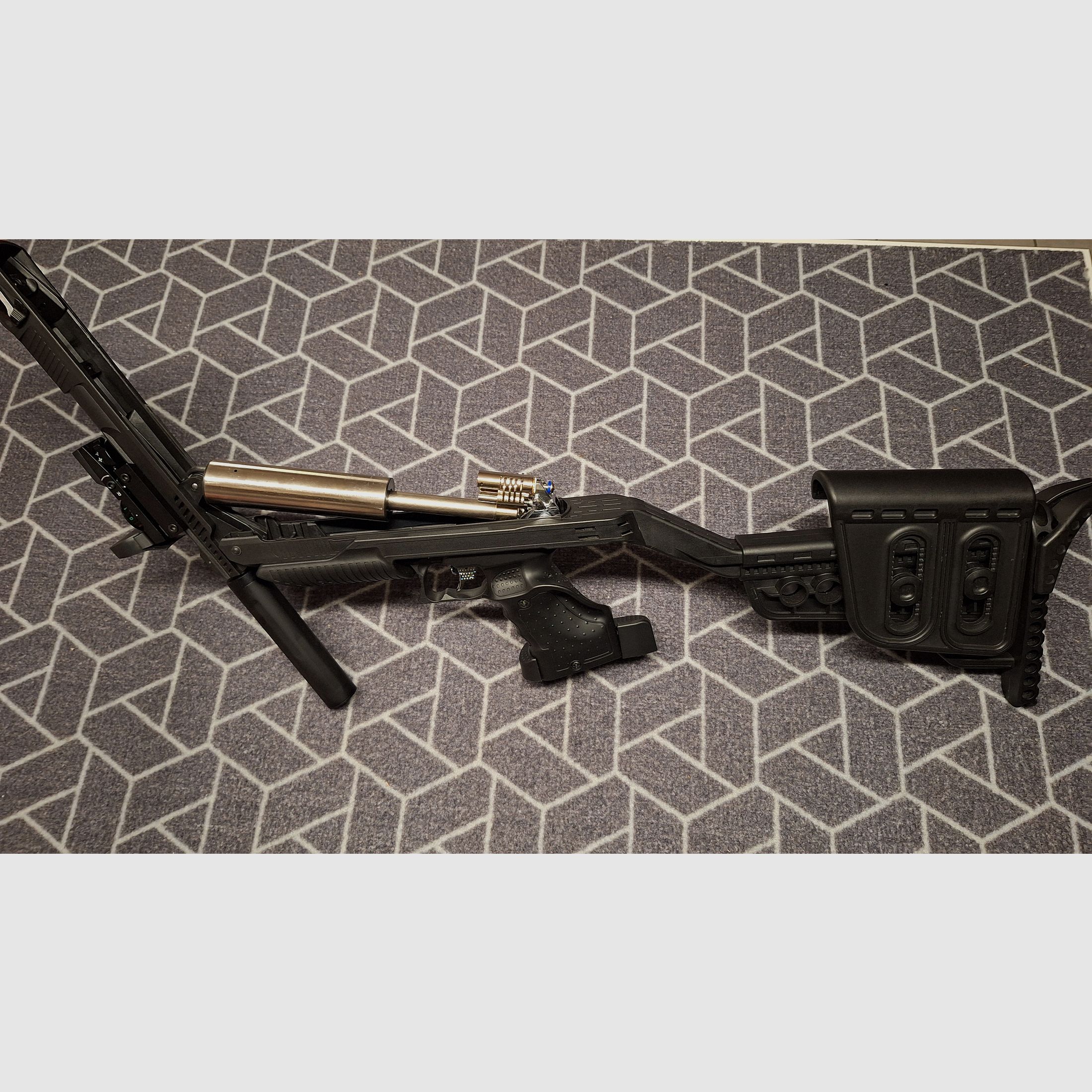 Zoraki HP01 Rechtshänder mit Reddot, Schalldämpfer und Anschlagschaft