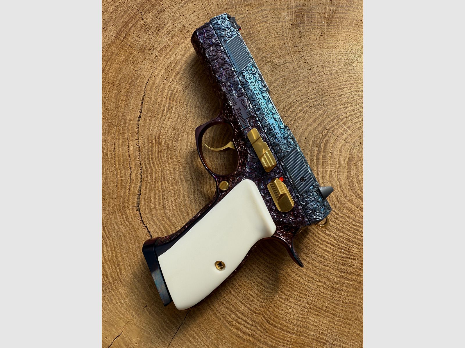 Jedyny w swoim rodzaju CZ 97 B od René Ondra oryginał z certyfikatem