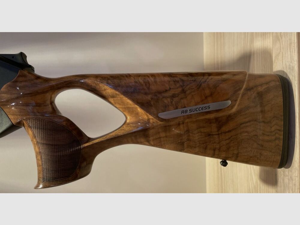 BLASER R8 SUCCESS (HOLZKLASSE 4)