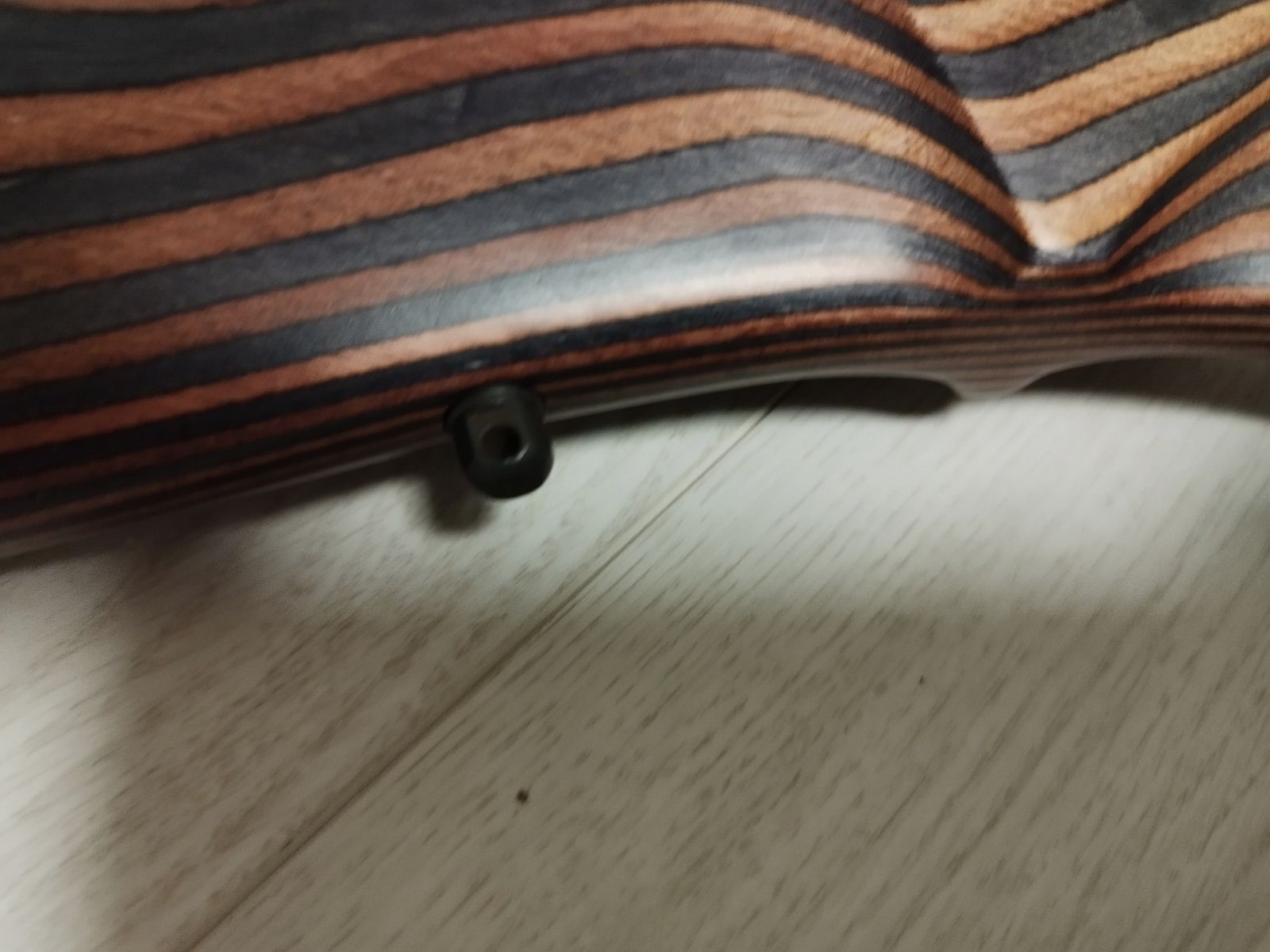 Original CZ457 Holzschaft Thumbhole con espaciadores modulares