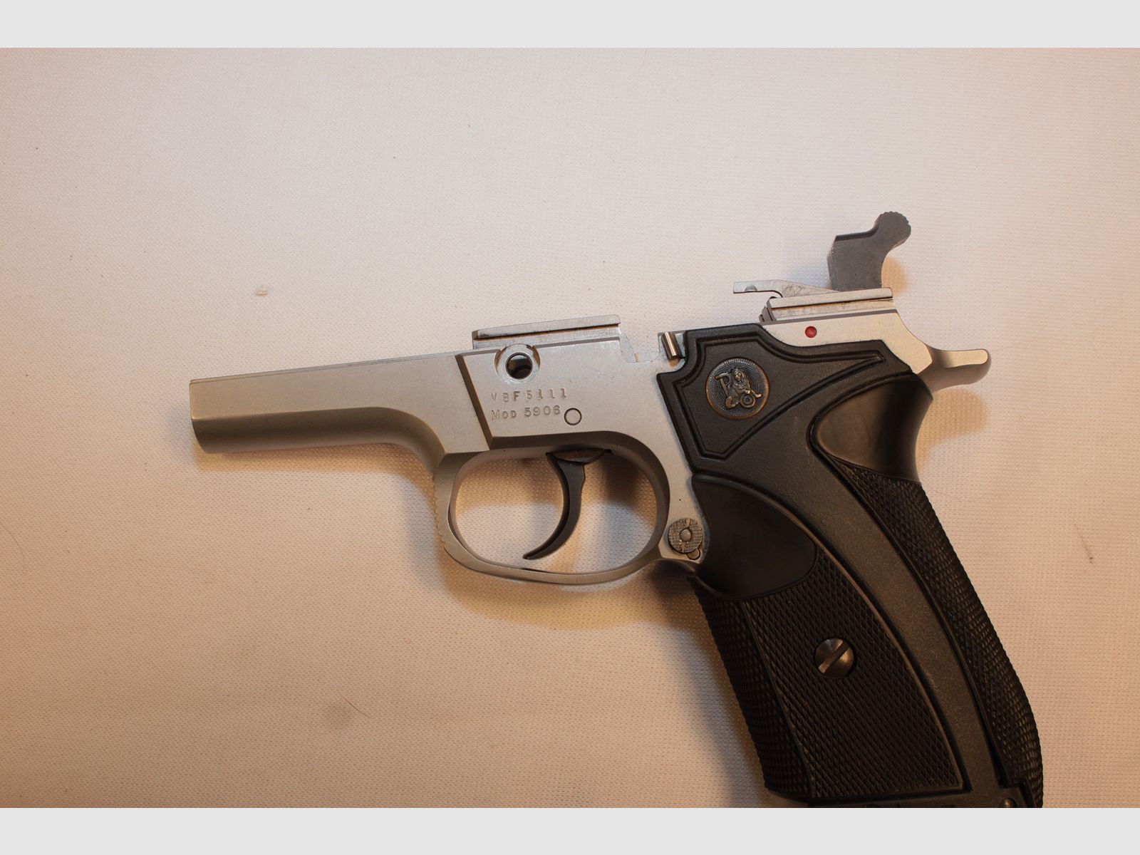 S&W Modell 5906.