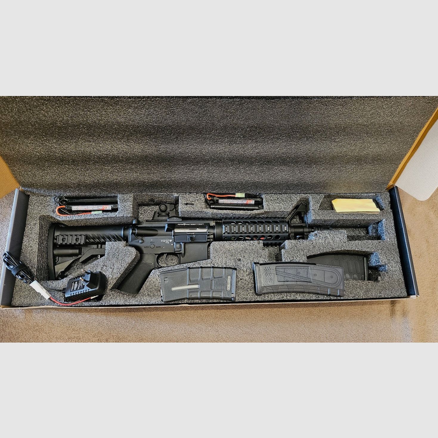 Starter Set Softair S-AEG M4 di APS NUOVO